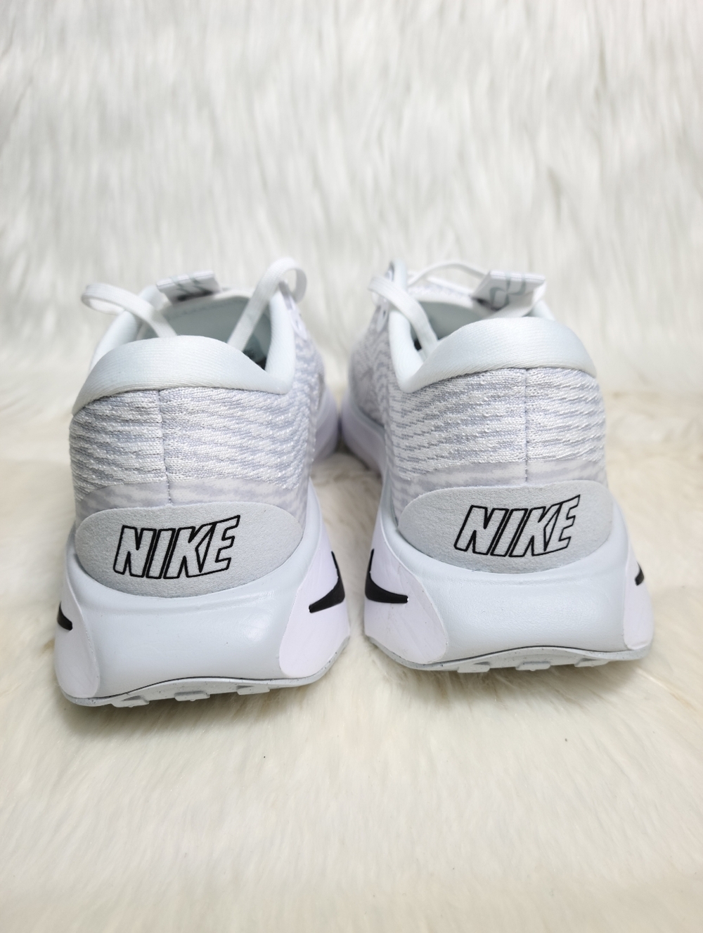 Nike Motiva White Pure Platinum Men 8.5 Women 10 NEW - Picture 3 of 7